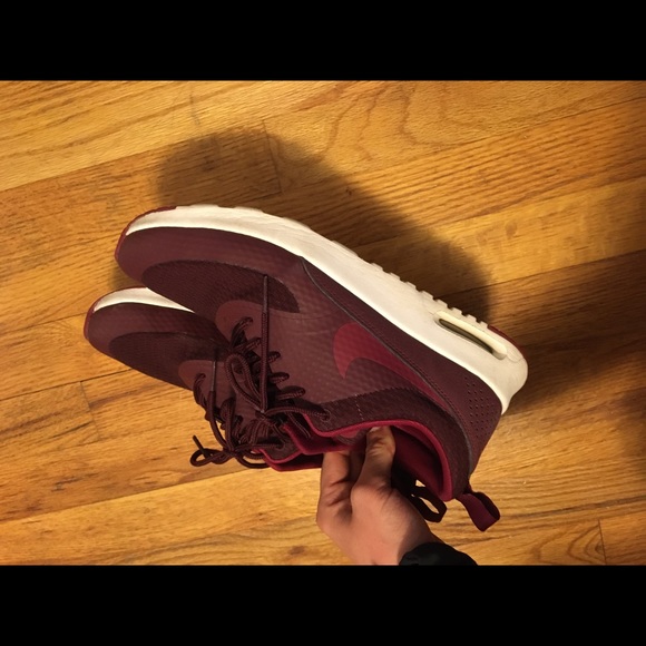 Nike shoes - Picture 4 of 4